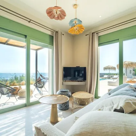Esperanza Villa *